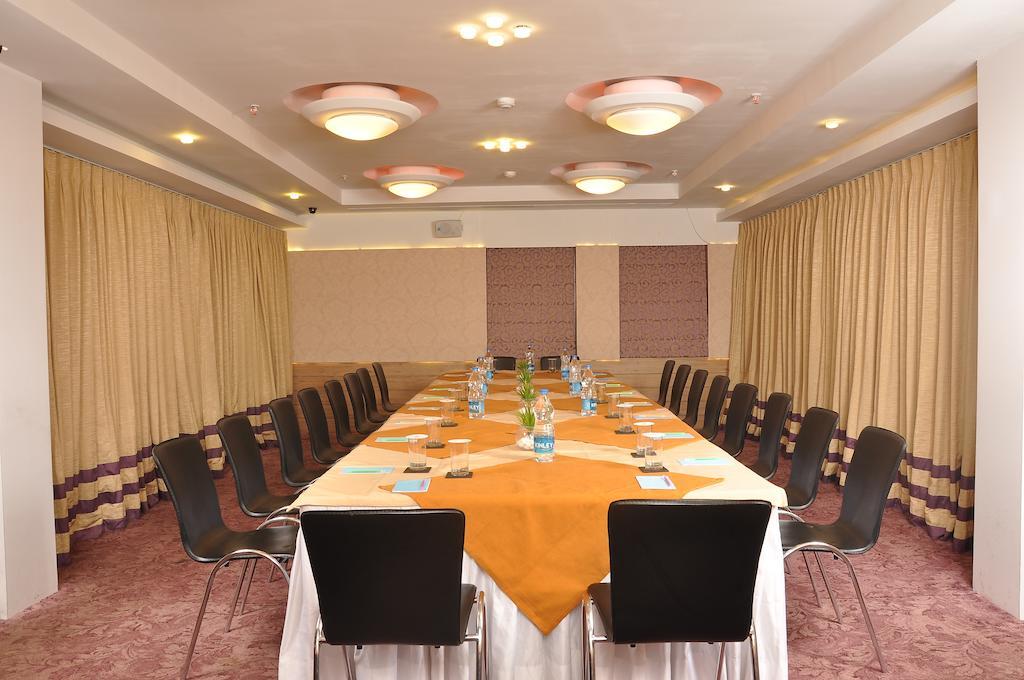 Hotel Niharika Kolkata Exterior photo
