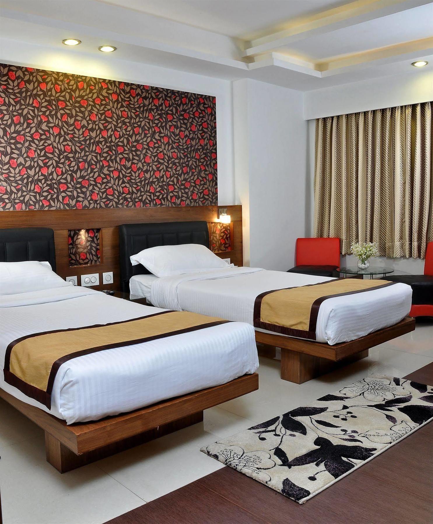 Hotel Niharika Kolkata Exterior photo