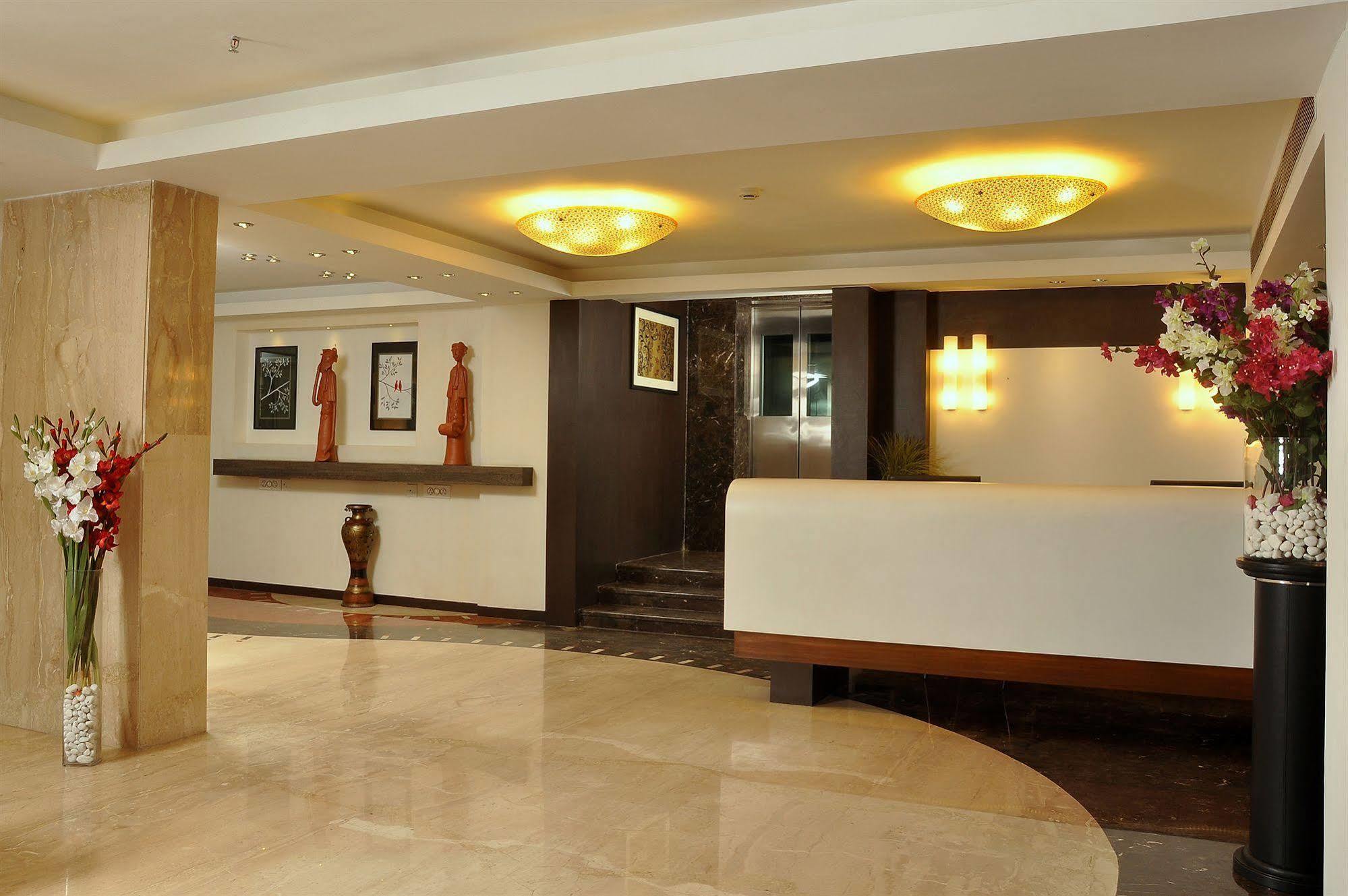 Hotel Niharika Kolkata Exterior photo
